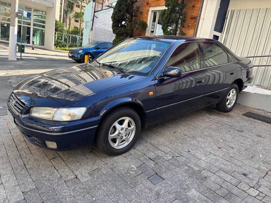 TOYOTA CAMRY 2.2 LE 16V GASOLINA 4P AUTOMÁTICO TOYOTA CAMRY 2.2 LE 16V GASOLINA 4P AUTOMÁTICO